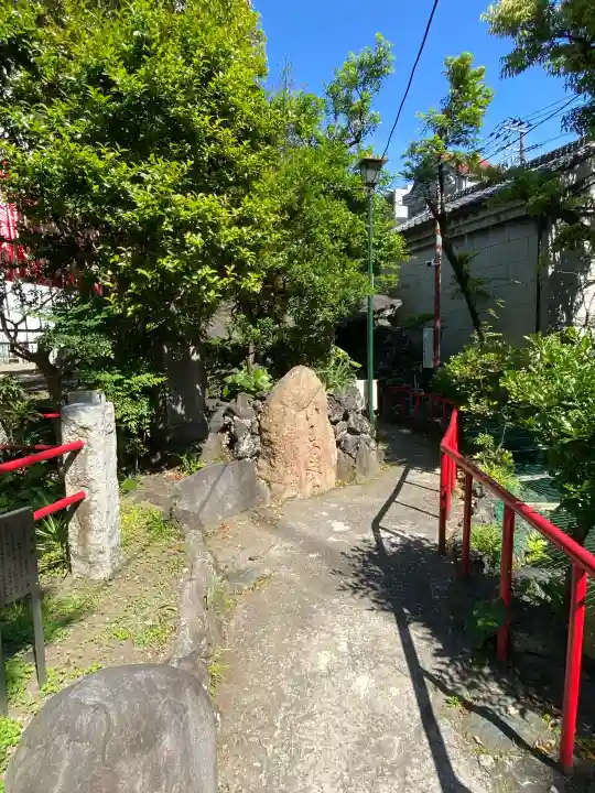 江島杉山神社の{uncategorized: "未分類", other: "その他", undefined: "問題あり", building: "その他建物", grave: "お墓", sacred_gate: "鳥居", guardian: "狛犬", statue: "像", buddha: "仏像", history: "歴史", nature: "自然", garden: "庭園", animal: "動物", pagoda: "塔", temizu: "手水舎", mountain_gate: "山門・神門", sanctuary: "本殿・本堂", subordinate: "末社・摂社", art: "芸術", scenery: "景色", jizo: "地蔵", ema: "絵馬", goshuin: "御朱印", omikuji: "おみくじ", items: "授与品その他", amulet: "お守り", goshuincho: "御朱印帳", eats: "食事", festival: "お祭り", votive_dance: "神楽", shichigosan: "七五三参", wedding: "結婚式", experience: "体験その他", initially: "初詣", around: "周辺", anti_infection: "感染症対策"}