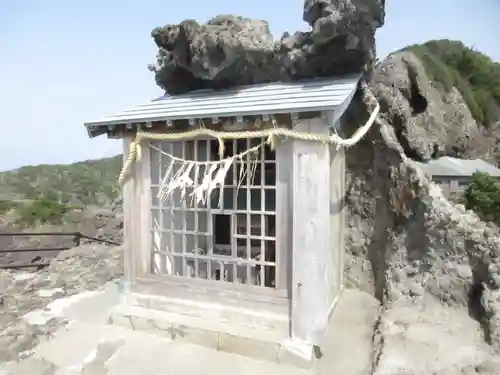 石室神社の末社