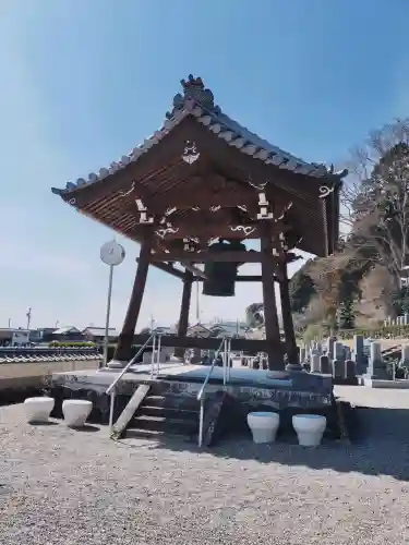 徳永寺の{uncategorized: "未分類", other: "その他", undefined: "問題あり", building: "その他建物", grave: "お墓", sacred_gate: "鳥居", guardian: "狛犬", statue: "像", buddha: "仏像", history: "歴史", nature: "自然", garden: "庭園", animal: "動物", pagoda: "塔", temizu: "手水舎", mountain_gate: "山門・神門", sanctuary: "本殿・本堂", subordinate: "末社・摂社", art: "芸術", scenery: "景色", jizo: "地蔵", ema: "絵馬", goshuin: "御朱印", omikuji: "おみくじ", items: "授与品その他", amulet: "お守り", goshuincho: "御朱印帳", eats: "食事", festival: "お祭り", votive_dance: "神楽", shichigosan: "七五三参", wedding: "結婚式", experience: "体験その他", initially: "初詣", around: "周辺", anti_infection: "感染症対策"}