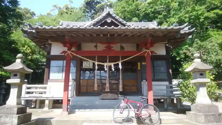 八幡神社の本殿・本堂