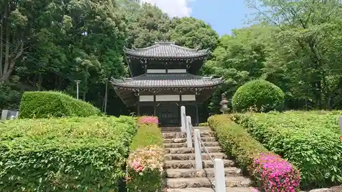 護国之寺の本殿・本堂