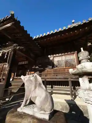 和氣神社（和気神社）の{uncategorized: "未分類", other: "その他", undefined: "問題あり", building: "その他建物", grave: "お墓", sacred_gate: "鳥居", guardian: "狛犬", statue: "像", buddha: "仏像", history: "歴史", nature: "自然", garden: "庭園", animal: "動物", pagoda: "塔", temizu: "手水舎", mountain_gate: "山門・神門", sanctuary: "本殿・本堂", subordinate: "末社・摂社", art: "芸術", scenery: "景色", jizo: "地蔵", ema: "絵馬", goshuin: "御朱印", omikuji: "おみくじ", items: "授与品その他", amulet: "お守り", goshuincho: "御朱印帳", eats: "食事", festival: "お祭り", votive_dance: "神楽", shichigosan: "七五三参", wedding: "結婚式", experience: "体験その他", initially: "初詣", around: "周辺", anti_infection: "感染症対策"}