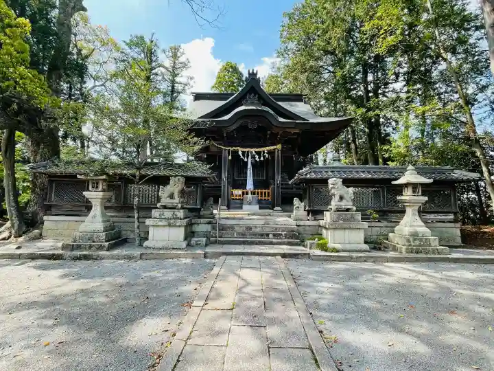 比都佐神社の{uncategorized: "未分類", other: "その他", undefined: "問題あり", building: "その他建物", grave: "お墓", sacred_gate: "鳥居", guardian: "狛犬", statue: "像", buddha: "仏像", history: "歴史", nature: "自然", garden: "庭園", animal: "動物", pagoda: "塔", temizu: "手水舎", mountain_gate: "山門・神門", sanctuary: "本殿・本堂", subordinate: "末社・摂社", art: "芸術", scenery: "景色", jizo: "地蔵", ema: "絵馬", goshuin: "御朱印", omikuji: "おみくじ", items: "授与品その他", amulet: "お守り", goshuincho: "御朱印帳", eats: "食事", festival: "お祭り", votive_dance: "神楽", shichigosan: "七五三参", wedding: "結婚式", experience: "体験その他", initially: "初詣", around: "周辺", anti_infection: "感染症対策"}