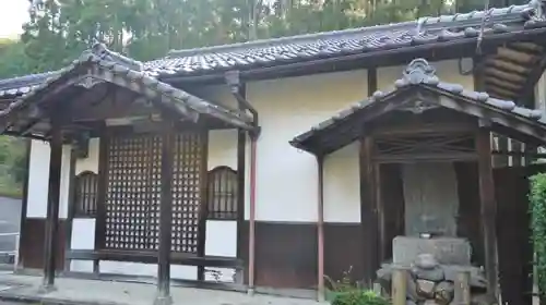 西寿寺の本殿・本堂