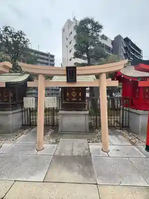 鶴見神社の{uncategorized: "未分類", other: "その他", undefined: "問題あり", building: "その他建物", grave: "お墓", sacred_gate: "鳥居", guardian: "狛犬", statue: "像", buddha: "仏像", history: "歴史", nature: "自然", garden: "庭園", animal: "動物", pagoda: "塔", temizu: "手水舎", mountain_gate: "山門・神門", sanctuary: "本殿・本堂", subordinate: "末社・摂社", art: "芸術", scenery: "景色", jizo: "地蔵", ema: "絵馬", goshuin: "御朱印", omikuji: "おみくじ", items: "授与品その他", amulet: "お守り", goshuincho: "御朱印帳", eats: "食事", festival: "お祭り", votive_dance: "神楽", shichigosan: "七五三参", wedding: "結婚式", experience: "体験その他", initially: "初詣", around: "周辺", anti_infection: "感染症対策"}