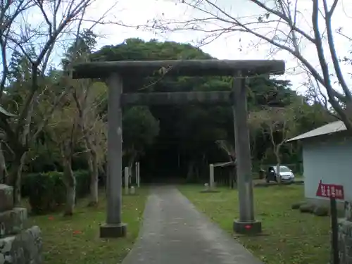 船越鉈切神社の鳥居