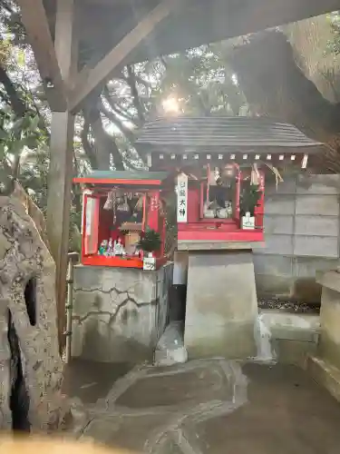 音次郎稲荷神社の{uncategorized: "未分類", other: "その他", undefined: "問題あり", building: "その他建物", grave: "お墓", sacred_gate: "鳥居", guardian: "狛犬", statue: "像", buddha: "仏像", history: "歴史", nature: "自然", garden: "庭園", animal: "動物", pagoda: "塔", temizu: "手水舎", mountain_gate: "山門・神門", sanctuary: "本殿・本堂", subordinate: "末社・摂社", art: "芸術", scenery: "景色", jizo: "地蔵", ema: "絵馬", goshuin: "御朱印", omikuji: "おみくじ", items: "授与品その他", amulet: "お守り", goshuincho: "御朱印帳", eats: "食事", festival: "お祭り", votive_dance: "神楽", shichigosan: "七五三参", wedding: "結婚式", experience: "体験その他", initially: "初詣", around: "周辺", anti_infection: "感染症対策"}