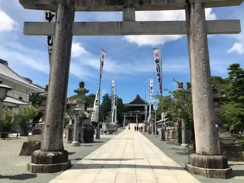 豊川閣　妙厳寺の鳥居