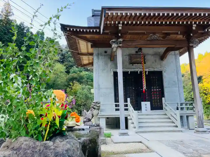妙龍神社の本殿・本堂