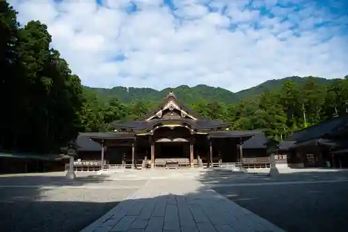 彌彦神社の本殿・本堂