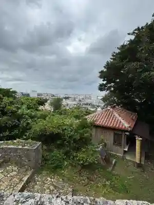 末吉宮の{uncategorized: "未分類", other: "その他", undefined: "問題あり", building: "その他建物", grave: "お墓", sacred_gate: "鳥居", guardian: "狛犬", statue: "像", buddha: "仏像", history: "歴史", nature: "自然", garden: "庭園", animal: "動物", pagoda: "塔", temizu: "手水舎", mountain_gate: "山門・神門", sanctuary: "本殿・本堂", subordinate: "末社・摂社", art: "芸術", scenery: "景色", jizo: "地蔵", ema: "絵馬", goshuin: "御朱印", omikuji: "おみくじ", items: "授与品その他", amulet: "お守り", goshuincho: "御朱印帳", eats: "食事", festival: "お祭り", votive_dance: "神楽", shichigosan: "七五三参", wedding: "結婚式", experience: "体験その他", initially: "初詣", around: "周辺", anti_infection: "感染症対策"}