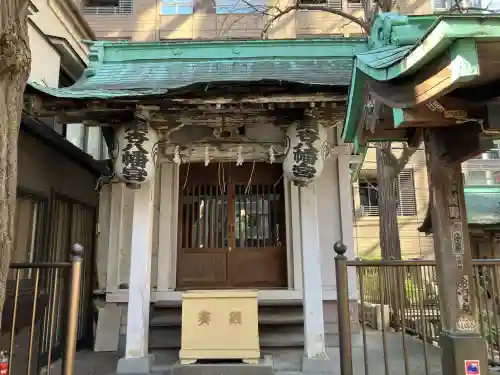 銀杏八幡宮の{uncategorized: "未分類", other: "その他", undefined: "問題あり", building: "その他建物", grave: "お墓", sacred_gate: "鳥居", guardian: "狛犬", statue: "像", buddha: "仏像", history: "歴史", nature: "自然", garden: "庭園", animal: "動物", pagoda: "塔", temizu: "手水舎", mountain_gate: "山門・神門", sanctuary: "本殿・本堂", subordinate: "末社・摂社", art: "芸術", scenery: "景色", jizo: "地蔵", ema: "絵馬", goshuin: "御朱印", omikuji: "おみくじ", items: "授与品その他", amulet: "お守り", goshuincho: "御朱印帳", eats: "食事", festival: "お祭り", votive_dance: "神楽", shichigosan: "七五三参", wedding: "結婚式", experience: "体験その他", initially: "初詣", around: "周辺", anti_infection: "感染症対策"}