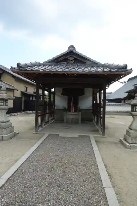 市殿神社の本殿・本堂