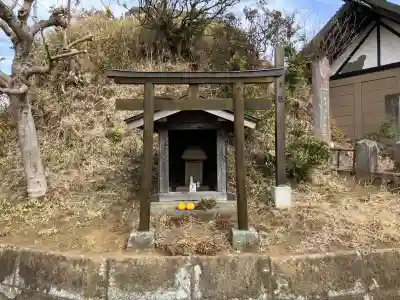 富士山神社の{uncategorized: "未分類", other: "その他", undefined: "問題あり", building: "その他建物", grave: "お墓", sacred_gate: "鳥居", guardian: "狛犬", statue: "像", buddha: "仏像", history: "歴史", nature: "自然", garden: "庭園", animal: "動物", pagoda: "塔", temizu: "手水舎", mountain_gate: "山門・神門", sanctuary: "本殿・本堂", subordinate: "末社・摂社", art: "芸術", scenery: "景色", jizo: "地蔵", ema: "絵馬", goshuin: "御朱印", omikuji: "おみくじ", items: "授与品その他", amulet: "お守り", goshuincho: "御朱印帳", eats: "食事", festival: "お祭り", votive_dance: "神楽", shichigosan: "七五三参", wedding: "結婚式", experience: "体験その他", initially: "初詣", around: "周辺", anti_infection: "感染症対策"}