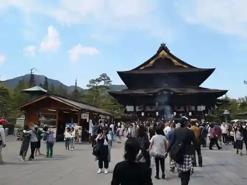 善光寺の建物その他