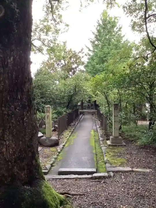 溝旗神社(肇國神社)の末社・摂社