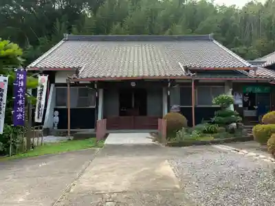 長寿寺の本殿・本堂