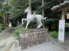 三宅神社の像