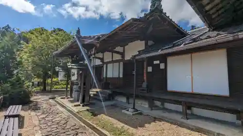 三鈷寺の本殿