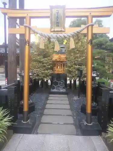 亀ケ池八幡宮の末社・摂社