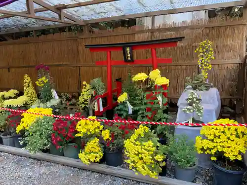 彌彦神社の建物その他