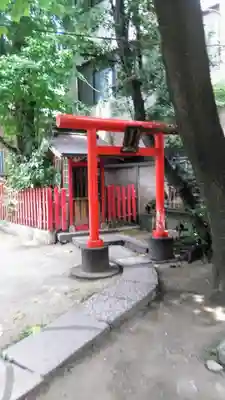 銀杏岡八幡神社の末社・摂社