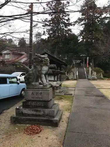 鷹日神社の狛犬