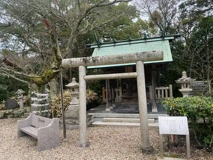 福良八幡神社の{uncategorized: "未分類", other: "その他", undefined: "問題あり", building: "その他建物", grave: "お墓", sacred_gate: "鳥居", guardian: "狛犬", statue: "像", buddha: "仏像", history: "歴史", nature: "自然", garden: "庭園", animal: "動物", pagoda: "塔", temizu: "手水舎", mountain_gate: "山門・神門", sanctuary: "本殿・本堂", subordinate: "末社・摂社", art: "芸術", scenery: "景色", jizo: "地蔵", ema: "絵馬", goshuin: "御朱印", omikuji: "おみくじ", items: "授与品その他", amulet: "お守り", goshuincho: "御朱印帳", eats: "食事", festival: "お祭り", votive_dance: "神楽", shichigosan: "七五三参", wedding: "結婚式", experience: "体験その他", initially: "初詣", around: "周辺", anti_infection: "感染症対策"}