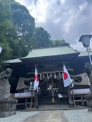 素鵞神社の{uncategorized: "未分類", other: "その他", undefined: "問題あり", building: "その他建物", grave: "お墓", sacred_gate: "鳥居", guardian: "狛犬", statue: "像", buddha: "仏像", history: "歴史", nature: "自然", garden: "庭園", animal: "動物", pagoda: "塔", temizu: "手水舎", mountain_gate: "山門・神門", sanctuary: "本殿・本堂", subordinate: "末社・摂社", art: "芸術", scenery: "景色", jizo: "地蔵", ema: "絵馬", goshuin: "御朱印", omikuji: "おみくじ", items: "授与品その他", amulet: "お守り", goshuincho: "御朱印帳", eats: "食事", festival: "お祭り", votive_dance: "神楽", shichigosan: "七五三参", wedding: "結婚式", experience: "体験その他", initially: "初詣", around: "周辺", anti_infection: "感染症対策"}