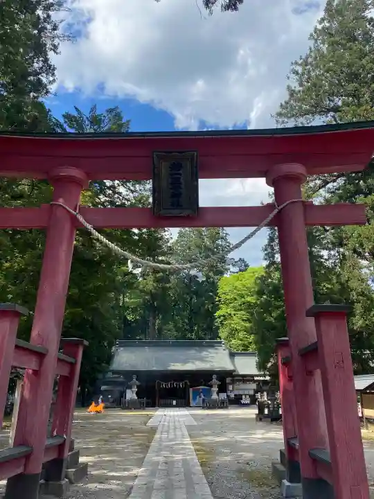 若一王子神社の{uncategorized: "未分類", other: "その他", undefined: "問題あり", building: "その他建物", grave: "お墓", sacred_gate: "鳥居", guardian: "狛犬", statue: "像", buddha: "仏像", history: "歴史", nature: "自然", garden: "庭園", animal: "動物", pagoda: "塔", temizu: "手水舎", mountain_gate: "山門・神門", sanctuary: "本殿・本堂", subordinate: "末社・摂社", art: "芸術", scenery: "景色", jizo: "地蔵", ema: "絵馬", goshuin: "御朱印", omikuji: "おみくじ", items: "授与品その他", amulet: "お守り", goshuincho: "御朱印帳", eats: "食事", festival: "お祭り", votive_dance: "神楽", shichigosan: "七五三参", wedding: "結婚式", experience: "体験その他", initially: "初詣", around: "周辺", anti_infection: "感染症対策"}