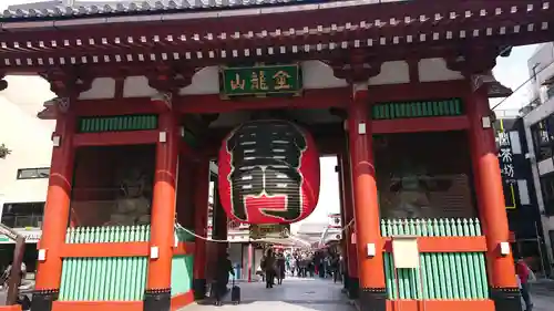 浅草寺の山門