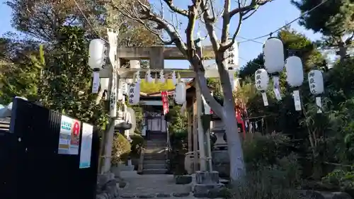 横浜御嶽神社の鳥居