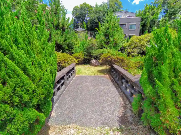 弁財天奥の院のその他建物