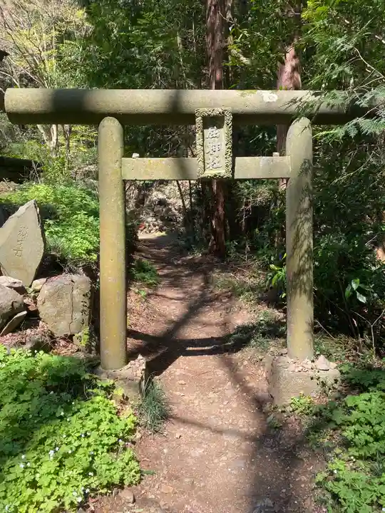 窟神社の鳥居