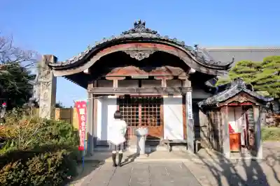 林泉寺の{uncategorized: "未分類", other: "その他", undefined: "問題あり", building: "その他建物", grave: "お墓", sacred_gate: "鳥居", guardian: "狛犬", statue: "像", buddha: "仏像", history: "歴史", nature: "自然", garden: "庭園", animal: "動物", pagoda: "塔", temizu: "手水舎", mountain_gate: "山門・神門", sanctuary: "本殿・本堂", subordinate: "末社・摂社", art: "芸術", scenery: "景色", jizo: "地蔵", ema: "絵馬", goshuin: "御朱印", omikuji: "おみくじ", items: "授与品その他", amulet: "お守り", goshuincho: "御朱印帳", eats: "食事", festival: "お祭り", votive_dance: "神楽", shichigosan: "七五三参", wedding: "結婚式", experience: "体験その他", initially: "初詣", around: "周辺", anti_infection: "感染症対策"}