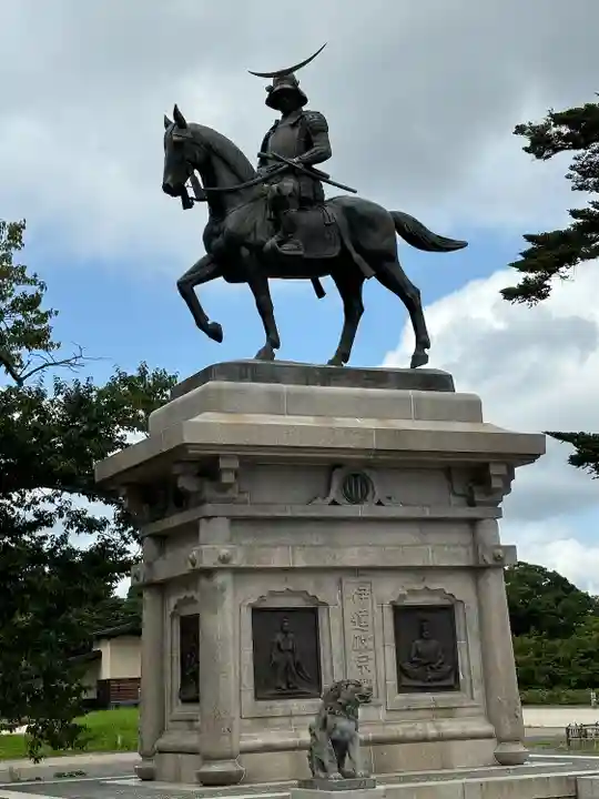 宮城縣護國神社の像