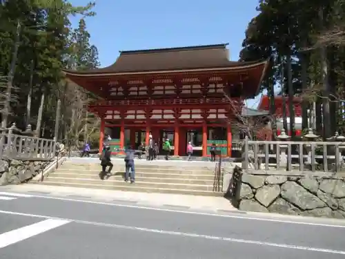 高野山金剛峯寺の山門