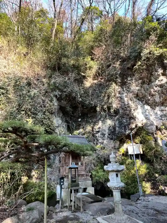 大福寺(室田の瀧不動尊)の{uncategorized: "未分類", other: "その他", undefined: "問題あり", building: "その他建物", grave: "お墓", sacred_gate: "鳥居", guardian: "狛犬", statue: "像", buddha: "仏像", history: "歴史", nature: "自然", garden: "庭園", animal: "動物", pagoda: "塔", temizu: "手水舎", mountain_gate: "山門・神門", sanctuary: "本殿・本堂", subordinate: "末社・摂社", art: "芸術", scenery: "景色", jizo: "地蔵", ema: "絵馬", goshuin: "御朱印", omikuji: "おみくじ", items: "授与品その他", amulet: "お守り", goshuincho: "御朱印帳", eats: "食事", festival: "お祭り", votive_dance: "神楽", shichigosan: "七五三参", wedding: "結婚式", experience: "体験その他", initially: "初詣", around: "周辺", anti_infection: "感染症対策"}