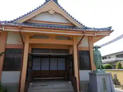 信楽寺の本殿・本堂