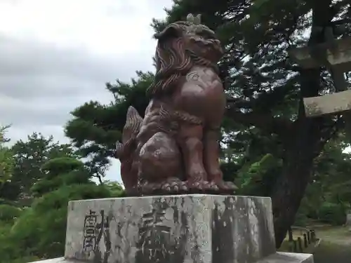 白山神社の狛犬