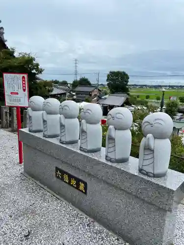 埼玉厄除け開運大師・龍泉寺（切り絵御朱印発祥の寺）の地蔵