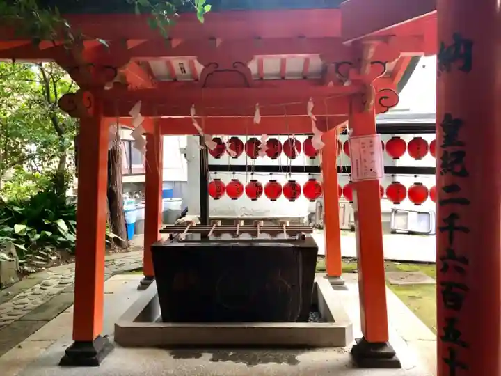 豊栄稲荷神社の手水舎