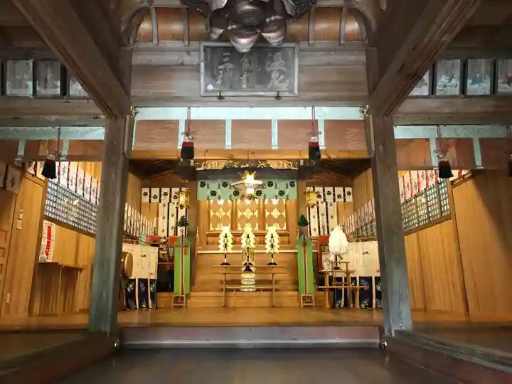 湯泉神社の本殿・本堂