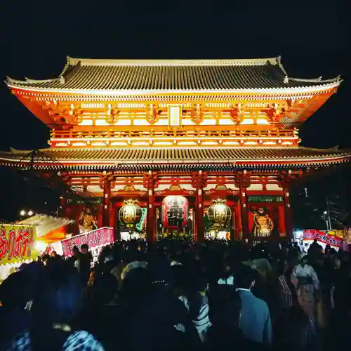 浅草寺の山門・神門