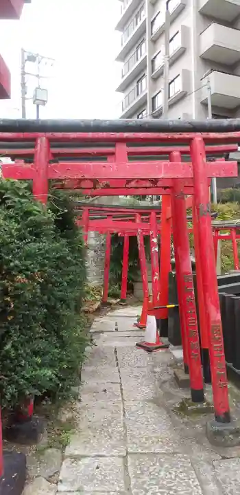 成田山横浜別院延命院の鳥居