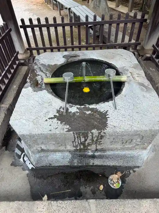白髭神社の{uncategorized: "未分類", other: "その他", undefined: "問題あり", building: "その他建物", grave: "お墓", sacred_gate: "鳥居", guardian: "狛犬", statue: "像", buddha: "仏像", history: "歴史", nature: "自然", garden: "庭園", animal: "動物", pagoda: "塔", temizu: "手水舎", mountain_gate: "山門・神門", sanctuary: "本殿・本堂", subordinate: "末社・摂社", art: "芸術", scenery: "景色", jizo: "地蔵", ema: "絵馬", goshuin: "御朱印", omikuji: "おみくじ", items: "授与品その他", amulet: "お守り", goshuincho: "御朱印帳", eats: "食事", festival: "お祭り", votive_dance: "神楽", shichigosan: "七五三参", wedding: "結婚式", experience: "体験その他", initially: "初詣", around: "周辺", anti_infection: "感染症対策"}