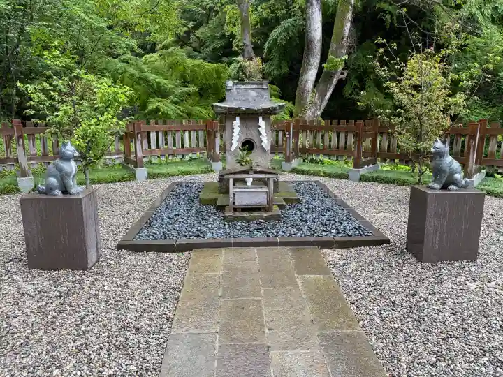 猫神社の{uncategorized: "未分類", other: "その他", undefined: "問題あり", building: "その他建物", grave: "お墓", sacred_gate: "鳥居", guardian: "狛犬", statue: "像", buddha: "仏像", history: "歴史", nature: "自然", garden: "庭園", animal: "動物", pagoda: "塔", temizu: "手水舎", mountain_gate: "山門・神門", sanctuary: "本殿・本堂", subordinate: "末社・摂社", art: "芸術", scenery: "景色", jizo: "地蔵", ema: "絵馬", goshuin: "御朱印", omikuji: "おみくじ", items: "授与品その他", amulet: "お守り", goshuincho: "御朱印帳", eats: "食事", festival: "お祭り", votive_dance: "神楽", shichigosan: "七五三参", wedding: "結婚式", experience: "体験その他", initially: "初詣", around: "周辺", anti_infection: "感染症対策"}