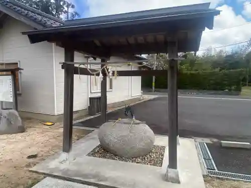 鹿島神社の{uncategorized: "未分類", other: "その他", undefined: "問題あり", building: "その他建物", grave: "お墓", sacred_gate: "鳥居", guardian: "狛犬", statue: "像", buddha: "仏像", history: "歴史", nature: "自然", garden: "庭園", animal: "動物", pagoda: "塔", temizu: "手水舎", mountain_gate: "山門・神門", sanctuary: "本殿・本堂", subordinate: "末社・摂社", art: "芸術", scenery: "景色", jizo: "地蔵", ema: "絵馬", goshuin: "御朱印", omikuji: "おみくじ", items: "授与品その他", amulet: "お守り", goshuincho: "御朱印帳", eats: "食事", festival: "お祭り", votive_dance: "神楽", shichigosan: "七五三参", wedding: "結婚式", experience: "体験その他", initially: "初詣", around: "周辺", anti_infection: "感染症対策"}
