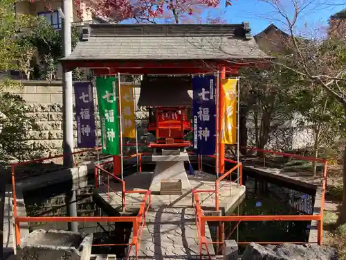 尾曳稲荷神社の末社・摂社
