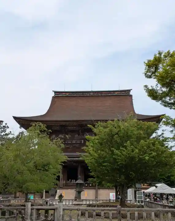金峯山寺の本殿・本堂